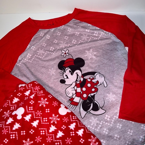 Disney Winter Woman PJ Set Christmas/Holiday Minnie Mouse Size L/XL - Picture 4 of 11